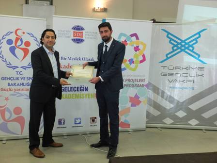 SDE Akademi Erzurum Programını Tamamlayanlara Sertifikaları Dağıtıldı.