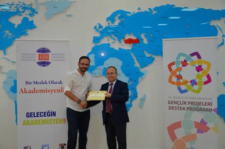 SDE Akademi İzmir Programını Tamamlayanlara Sertifikaları Dağıtıldı.