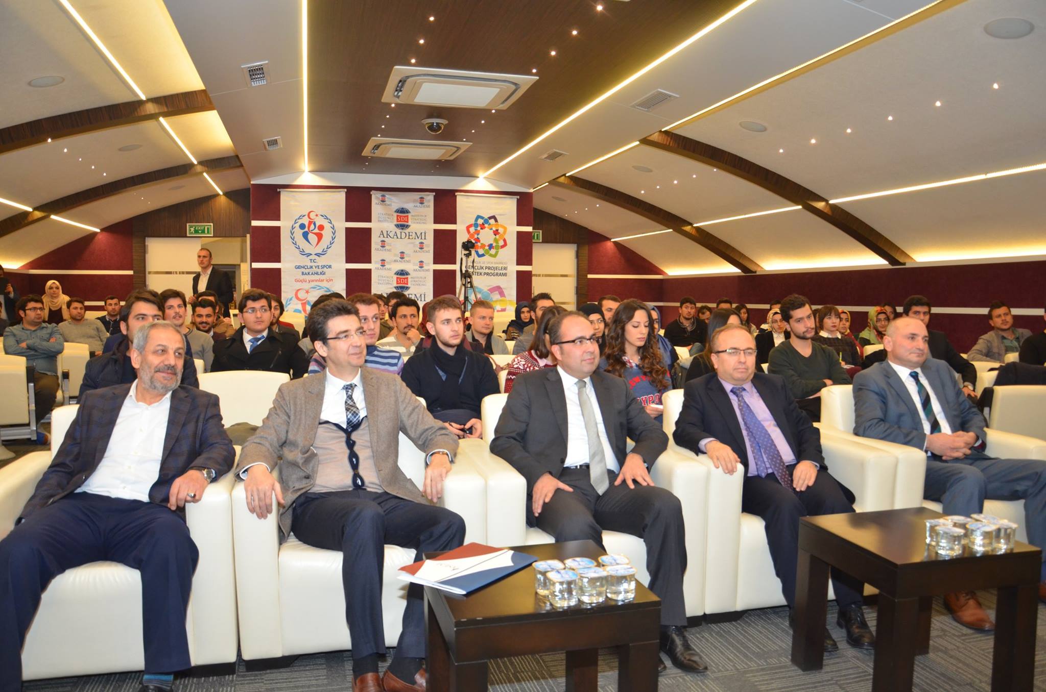 “Akademik Kariyer’e İlk Adım” konferansı düzenlendi.